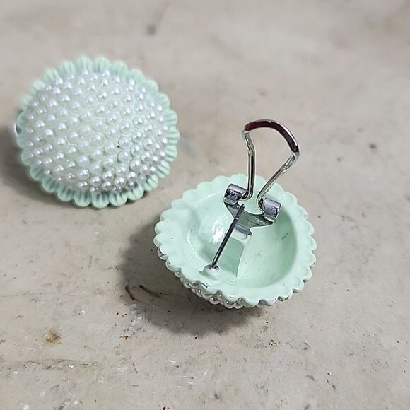 Spring Green & Mini Faux Pearl Pierced & Clip~on Earrings - Picture 3 of 7